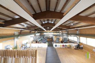 Thumbnail von Vielseitige Gewerbeimmobilie: Büro-, Werkstätten-, Lager- & Ausstellungshalle in OÖ!!