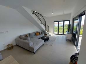 Thumbnail von Moderne Doppelhaushälfte mit Pool und Meerblick