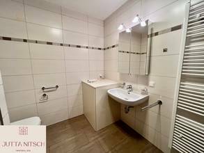 Thumbnail von Barrierefreie Gartenwohnung mit zwei Terrassen und zwei Garagenplätzen - Gießhübl Zentrum