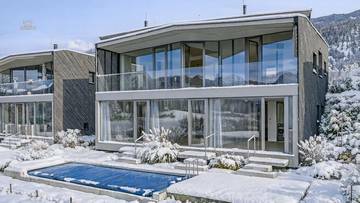 Thumbnail von Architektenvilla mit Pool und unverbaubarer Aussicht