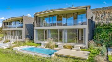 Thumbnail von Architektenvilla mit Pool und unverbaubarer Aussicht