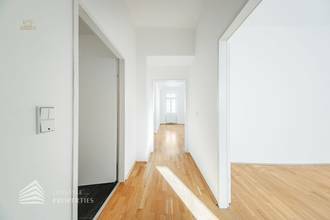 Thumbnail von Ruhiger Innenhofblick trifft Citynähe – stilvolle 2 Zimmer Altbauwohnung im 3. Liftstock