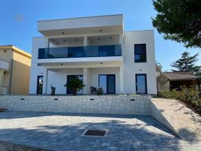 Thumbnail von Moderne Villa direkt am Meer, Insel Pasman