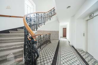 Thumbnail von Charmante 2-Zimmer-Altbauwohnung mit idyllischem Eigengarten – urbanes Wohnen mit Rückzugsqualität