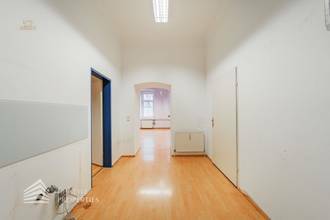 Thumbnail von Bureau spacieux de 3 pièces avec de grands espaces de stockage et une entrée privée, à proximité de Landstraße