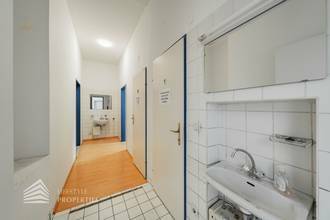 Thumbnail von Bureau spacieux de 3 pièces avec de grands espaces de stockage et une entrée privée, à proximité de Landstraße