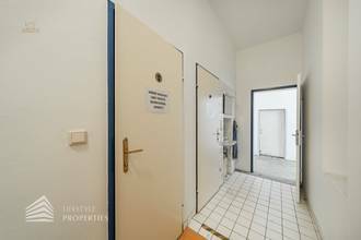 Thumbnail von Bureau spacieux de 3 pièces avec de grands espaces de stockage et une entrée privée, à proximité de Landstraße