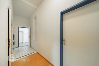 Thumbnail von Bureau spacieux de 3 pièces avec de grands espaces de stockage et une entrée privée, à proximité de Landstraße