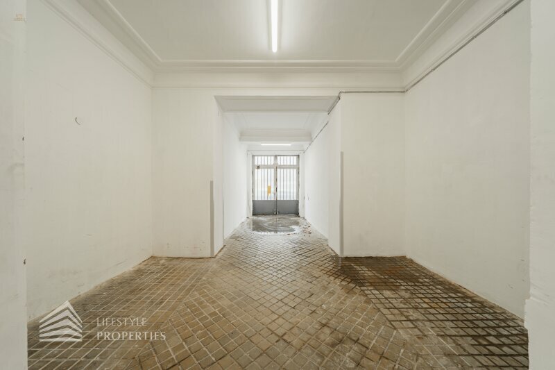 Bureau spacieux de 3 pièces avec de grands espaces de stockage et une entrée privée, à proximité de Landstraße