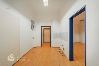 Thumbnail von Bureau spacieux de 3 pièces avec de grands espaces de stockage et une entrée privée, à proximité de Landstraße