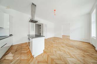 Thumbnail von Grosszügige helle 2-Zimmer Altbau-Wohnung in zentraler Lage