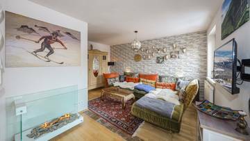 Thumbnail von Dachgeschosswohnung mit Turmzimmer und Panorama-Ausblick