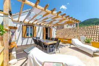 Thumbnail von ビーチのすぐそばにある魅力的な石造りの家