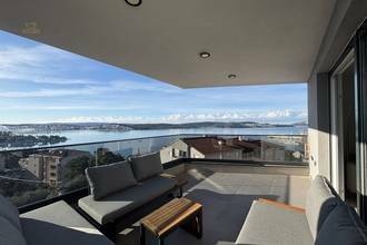 Thumbnail von Modernes Penthouse mit Dachterrasse und Panorama-Meerblick
