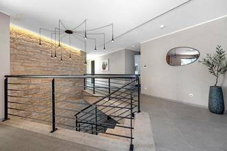 Thumbnail von Роскошная вилла с бассейном с бесконечным краем и видом на море в тихом месте