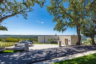 Thumbnail von Роскошная вилла с бассейном с бесконечным краем и видом на море в тихом месте