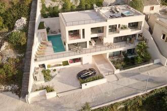 Thumbnail von Moderne Luxusvilla mit Panoramablick auf den Ortskern und die Bucht