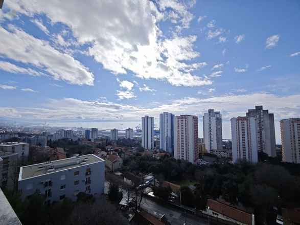 Wohnung mit Meerblick im Hochhaus