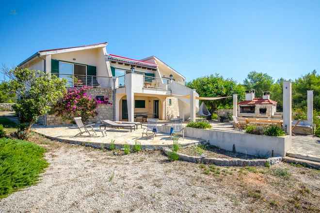 Charmantes Haus in mediterraner, ruhiger Lage