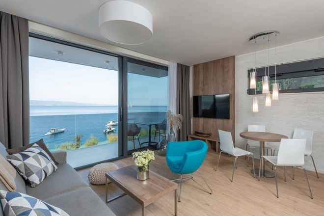 Modernes Appartement direkt am Meer mit Communitypool