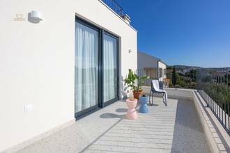 Thumbnail von Moderne Villa mit Swimmingpool, Dachterrasse und Meerblick