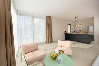 Thumbnail von Moderne Villa mit Swimmingpool, Dachterrasse und Meerblick