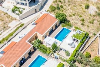 Thumbnail von Bungalow mit Swimmingpool und Meerblick