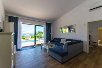 Thumbnail von Bungalow mit Swimmingpool und Meerblick