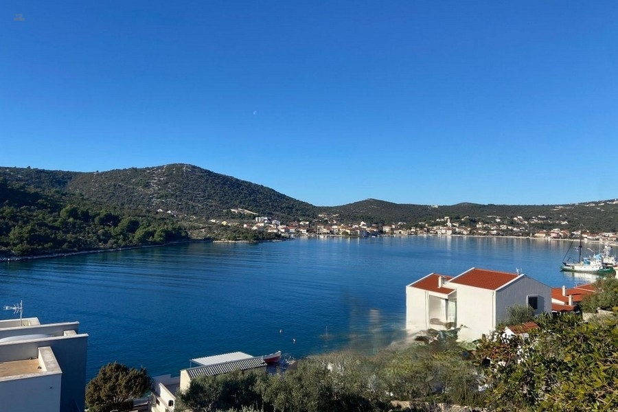 Bungalow zur Renovierung - attraktive Lage, Region Trogir