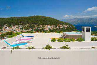 Thumbnail von Moderne Villa mit mediterranen Elementen und Panorama-Meerblick