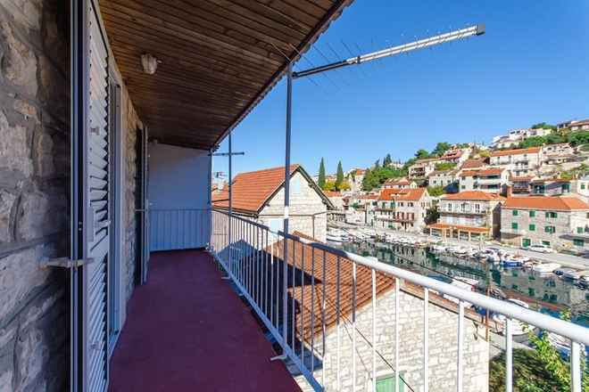 Mediterrane Doppelhaushälfte am Meer