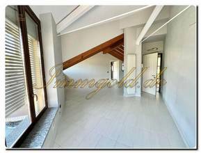 Thumbnail von Immogold Lago Maggiore Traumhafte Dachgeschosswohnung mit großer Terrasse, Stellplatz und Panorama-Seeblick, komplett renoviert