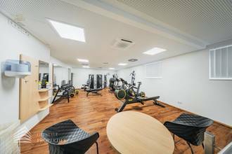Thumbnail von Wunderschöne 3-Zimmer Wohnung mit Garage und Fitnessraum, Nähe Rudolfinerhaus