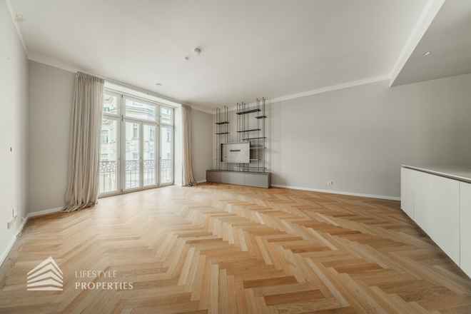 Wunderschöne 3-Zimmer Wohnung mit Garage und Fitnessraum, Nähe Rudolfinerhaus