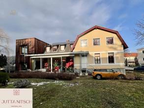 Thumbnail von Modernes Design trifft Altbau - stilvolle Villa mit Schwimmteich und Traumblick - Baden