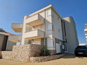 Thumbnail von Wohnung mit moderner Möblierung