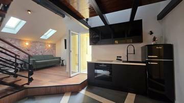 Thumbnail von Modern eingerichtete Wohnung mit Meerblick im Stadtzentrum