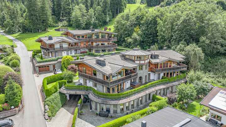 Exklusive Wohnung in luxuriöser Anlage mit Indoorpool