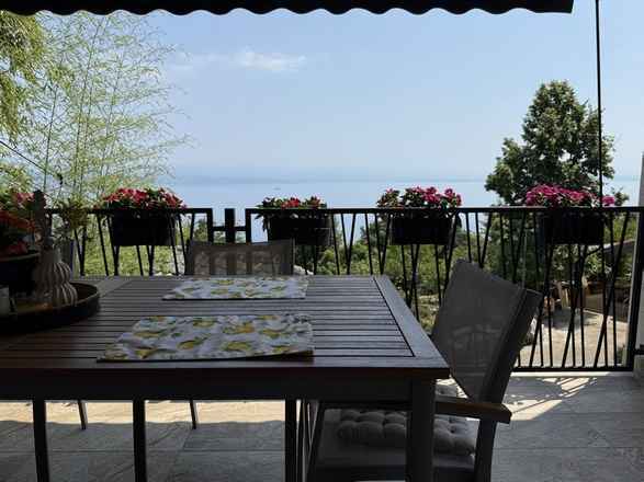 Freistehendes Haus mit Panorama-Meerblick