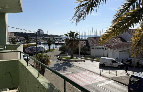 Möblierte Wohnung im Stadtzentrum mit Meerblick