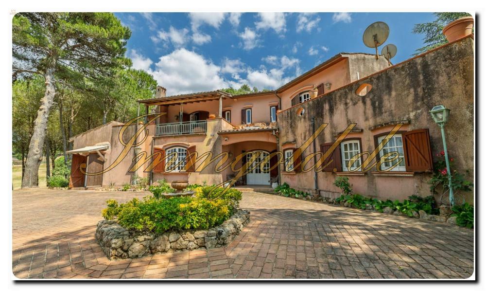 Exklusive Luxus-Landhausvilla mit Pool, mediterranen Park und Gästehaus in begehrter Hügellage von Salemi Westsizilien