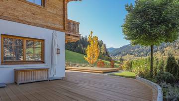 Thumbnail von 絶好のロケーションにあるプール付きの高級ガーデンアパートメント