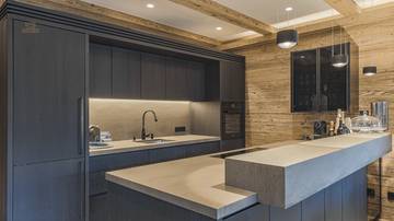 Thumbnail von 絶好のロケーションにあるプール付きの高級ガーデンアパートメント