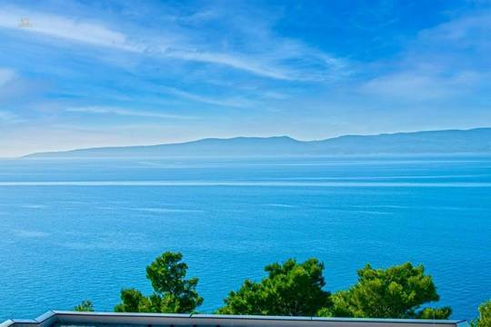 Modernes Penthouse mit traumhafter Aussicht im Resort, Region Makarska