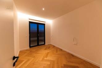 Thumbnail von Moderne Neubau-Villa mit Swimmingpool