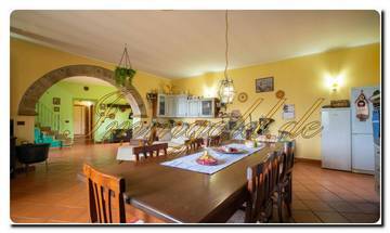 Thumbnail von Nord-Sizilien Super-Villa auf ca. 20.000 m² Areal, parkähnlichem Garten, Blick auf die Äolischen Inseln, die Olivenhaine und einen phantastischen Meerblick