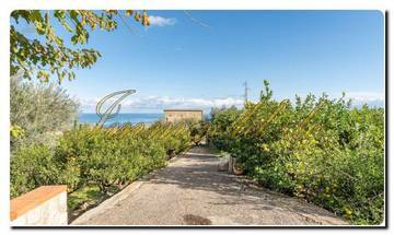 Thumbnail von Sizilien nobles Casa mit riesigem Areal, zwei Baugrundstücken und tollem Meerblick