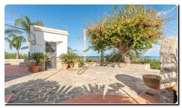 Thumbnail von Sizilien nobles Casa mit riesigem Areal, zwei Baugrundstücken und tollem Meerblick