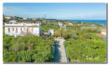 Thumbnail von Sizilien nobles Casa mit riesigem Areal, zwei Baugrundstücken und tollem Meerblick