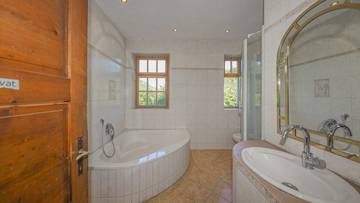 Thumbnail von 田園の中の歴史的なヴィラ